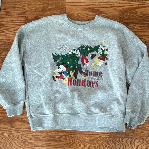 Disney x H&M home for the holidays sweatshirt new size small - Picture 2 of 4
